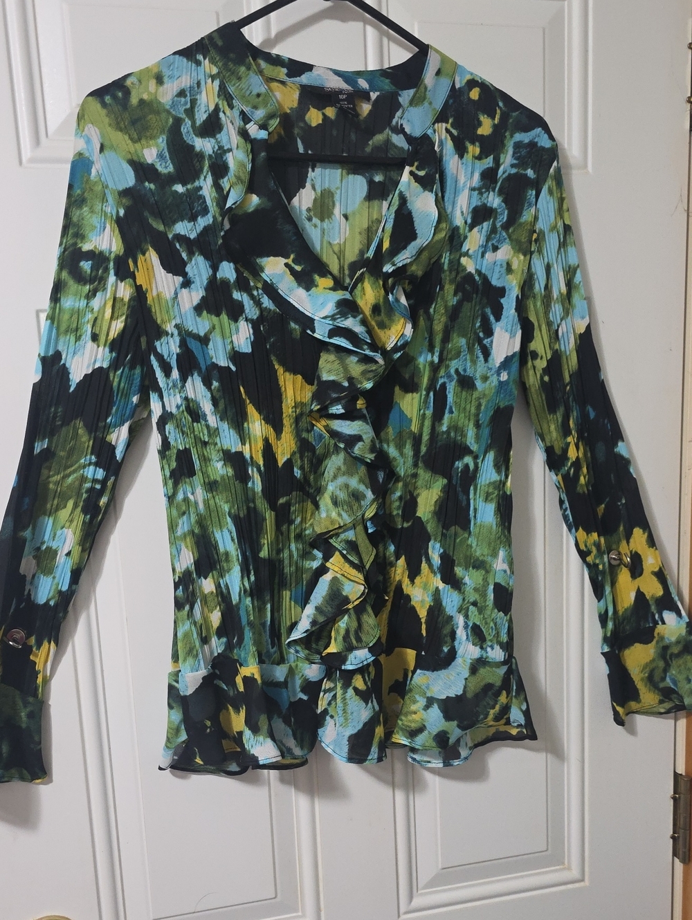 Style & Co. Women’s Ruffled V-Neck Long-Sleeve Top in Green Multi